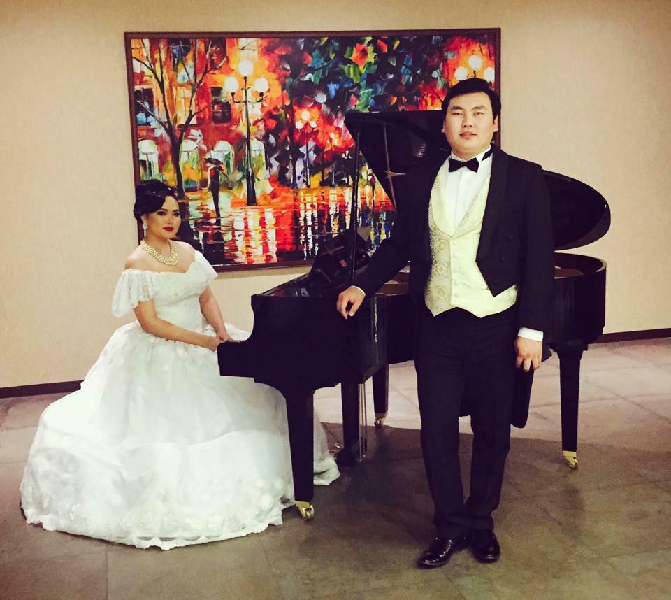 Гайхамшигт шинэ жилийг мэдрүүлэх анхны уран бүтээл мэндэллээ